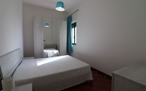 Giulia: Flooring, Fussboden, Interior Design, Möbel, Decke, Beleuchtung, Zimmer, Wohnung, Schlafzimmer, Bett