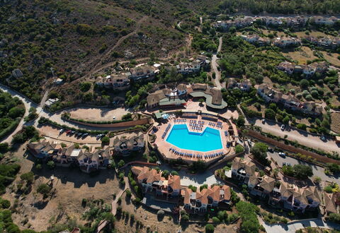 Rocciarossa: Schwimmbad, Resort, Freizeit, Ferienort, Urlaub, Estate, Strandresort, Eco Hotel, Villa