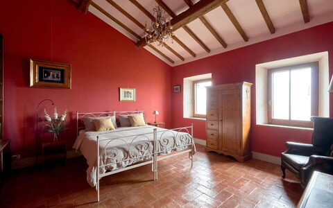 Podere i Prati: Möbel, Interior Design, Bett, Wand, Schlafzimmer, Flooring, Fussboden, Holz, Decke, Zimmer
