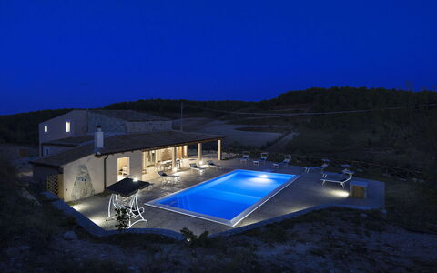 Villa Belvedere: Blau, Schwimmbad, Resort, Estate, Gartenmöbel, Villa, Thermae, Eco Hotel, Stuhl, Hotel