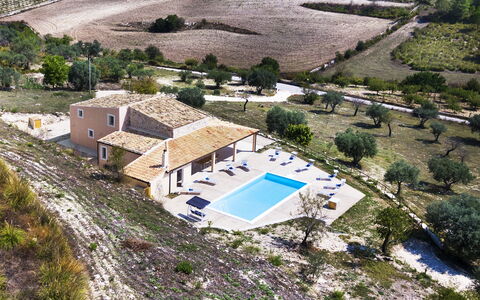Villa Belvedere: Schwimmbad, Estate, Hütte, Bauernhaus, Resort, Villa, Gartenmöbel, Hazienda, Eco Hotel, Hotel