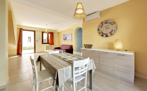 Borgo Vigata 1: Möbel, Interior Design, Flooring, Fussboden, Holz, Decke, Zimmer, Wohnung, Tabelle, Beleuchtung