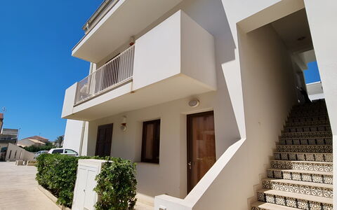 Borgo Vigata 3: Wohngebiet, Zuhause, Wohnung, Balkon, Estate, Daylighting, Gips, Auffahrt, Villa