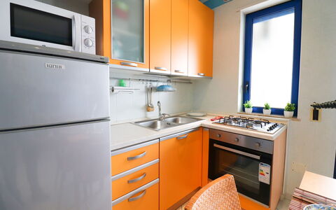 Circe Sea View: Küche, Küchengerät, Major Appliance, Countertop, Holz, Spüle, Herd, Cabinetry, Herd, Interior Design