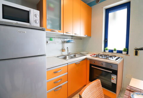 Circe Sea View: Küche, Küchengerät, Major Appliance, Countertop, Holz, Spüle, Herd, Cabinetry, Herd, Interior Design