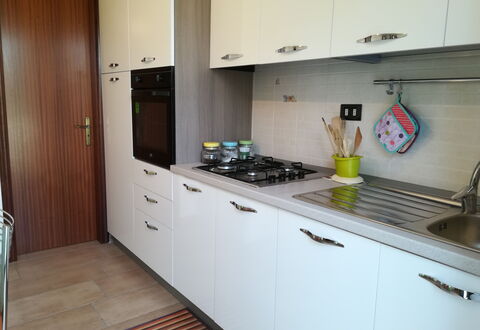 Villa Maddalena: Küche, Major Appliance, Küchengerät, Countertop, Herd, Herd, Flooring, Cabinetry, Haushaltsgerät, Gasherd