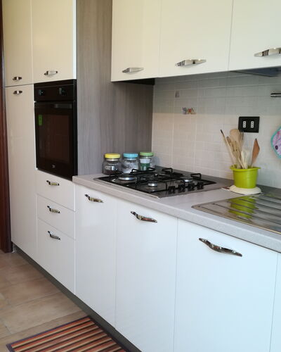Villa Maddalena: Küche, Major Appliance, Küchengerät, Countertop, Herd, Herd, Flooring, Cabinetry, Haushaltsgerät, Gasherd