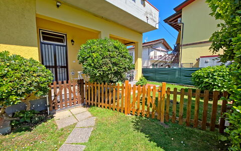 Casa Serena: Haus, Zuhause, Garten, Rasen, Zaun, Hinterhof, Garten, Landscaping, Schatten, Home Fechten
