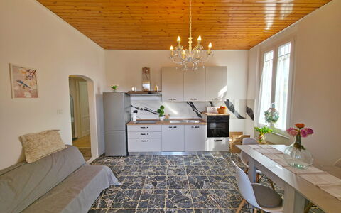 Casa Serena: Möbel, Interior Design, Flooring, Fussboden, Holz, Decke, Beleuchtung, Zimmer, Light Fixture, Stuhl