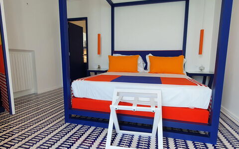 Casa Blue Dream: Interior Design, Möbel, Stuhl, Schlafzimmer, Bett, Bedding, Hotel
