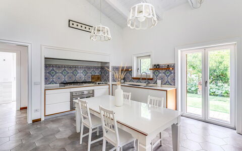 Villa Romantic Garden: Interior Design, Flooring, Möbel, Fussboden, Decke, Beleuchtung, Zimmer, Küche, Küche & Esszimmer Tisch, Tabelle