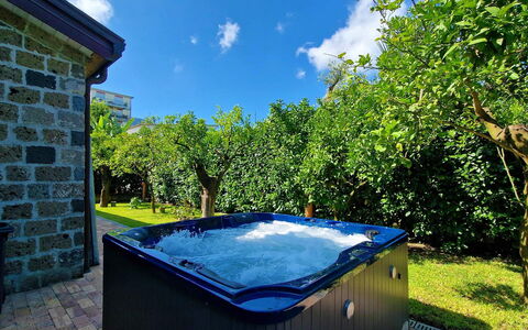 Villa Romantic Garden: Blau, Schwimmbad, Water Feature, Garten, Eco Hotel, Resort, Freizeit, Landscaping, Schatten