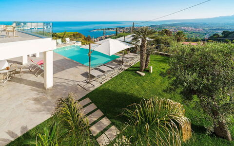 Villa Shelly: Schwimmbad, Resort, Meer, Küsten Und Ozeanische Forms, Küste, Ozean, Eco Hotel, Strandresort, Tropen