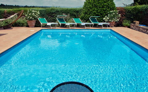 Villa Selvamica: Schwimmbad, Blau, Wasser, Gartenmöbel, Freizeit, Resort, Möbel, Verbundwerkstoff, Eco Hotel, Schatten