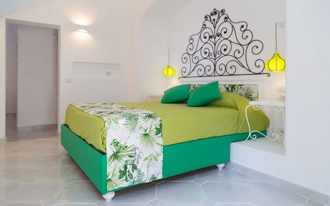 Villa Desideria: Interior Design, Möbel, Flooring, Fussboden, Decke, Schlafzimmer, Zimmer, Beleuchtung, Zuhause, Bett