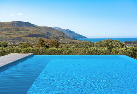 Villa Marcello: Blau, Schwimmbad, Resort, Verbundwerkstoff, Freizeit, Eco Hotel, Tropen, Hotel, Fliese, Water Feature
