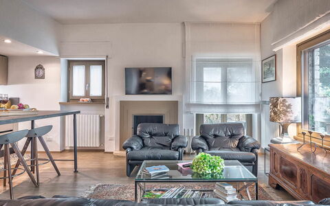 Cortona Deluxe: Möbel, Interior Design, Wand, Flooring, Couch, Decke, Holz, Wohnzimmer, Fussboden, Zimmer