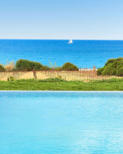 Villa Smeralda: Blau, Wasser, Meer, Schwimmbad, Küsten Und Ozeanische Forms, Freizeit, Ozean, Resort, Schatten, Küste