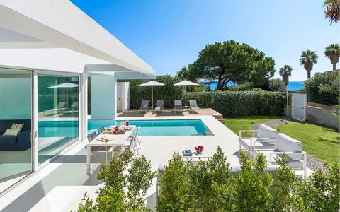 Villa Zora: Schwimmbad, Resort, Schatten, Gartenmöbel, Estate, Villa, Eco Hotel, Sonnenliege, Hotel