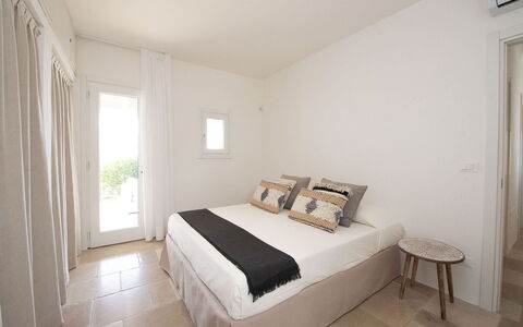 Villa Il Guaceto: Wand, Bett, Möbel, Schlafzimmer, Interior Design, Fussboden, Flooring, Zuhause, Decke, Bedding