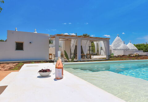 Trulli Fontana: Outdoor Struktur, Villa, Schwimmbad