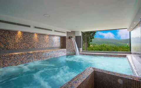 Villa Marinella: Schwimmbad, Resort, Hotel, Jacuzzi, Badewanne, Eco Hotel
