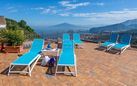 Villa Pietraluna: Blau, Resort, Schwimmbad, Balkon, Wohnung, Gartenmöbel, Eco Hotel, Hotel, Hazienda, Villa