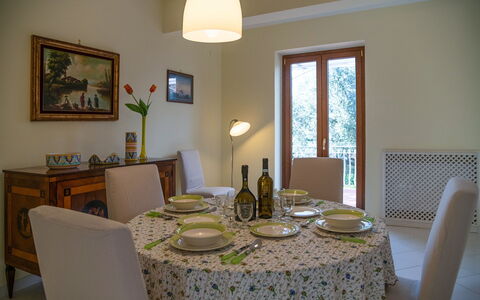 Villa Ava: Möbel, Interior Design, Tabelle, Esszimmer, Holz, Flooring, Stuhl, Zimmer, Küche & Esszimmer Tisch, Textil