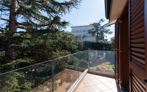 Villa Ava: Wohnung, Balkon, Geländer, Eigentumswohnung, Zaun, Daylighting