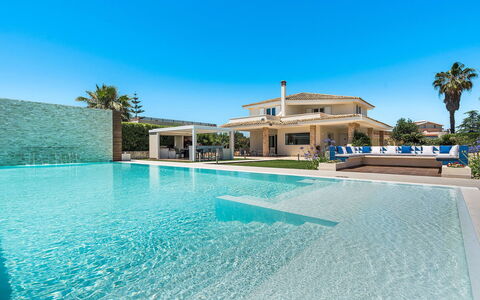 Villa Agorà: Schwimmbad, Blau, Resort, Freizeit, Eco Hotel, Verbundwerkstoff, Estate, Villa, Hotel, Villa