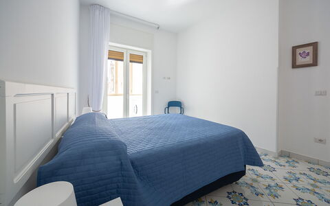 Maison Maiori: Interior Design, Flooring, Fussboden, Holz, Möbel, Zimmer, Schlafzimmer, Decke, Bettdecke, Bett