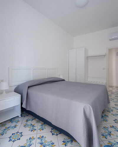Maison Maiori: Flooring, Fussboden, Interior Design, Zimmer, Decke, Wohnung, Schlafzimmer, Fliese, Holzboden