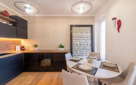 Casa Mario: Möbel, Interior Design, Küche, Wand, Flooring, Light Fixture, Countertop, Holz, Decke, Küchengerät