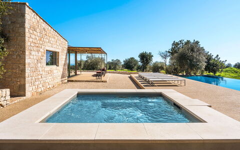 Villa del Sole: Blau, Schwimmbad, Verbundwerkstoff, Estate, Schatten, Resort, Design, Landscaping, Villa, Eco Hotel