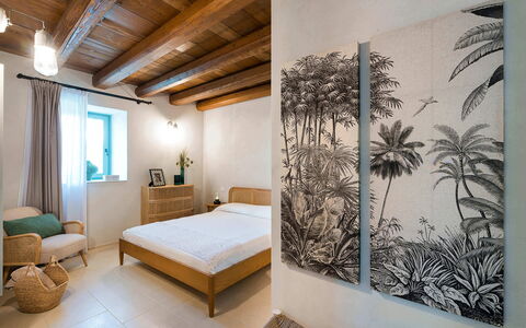 Villa del Sole: Möbel, Interior Design, Bett, Flooring, Wand, Schlafzimmer, Fussboden, Holz, Zimmer, Zuhause