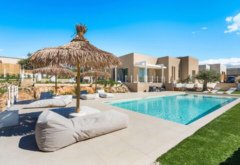 Villa Cornino: Resort, Schwimmbad, Wohnung, Eco Hotel, Gartenmöbel, Estate, Schatten, Villa, Hotel, Sonnenliege