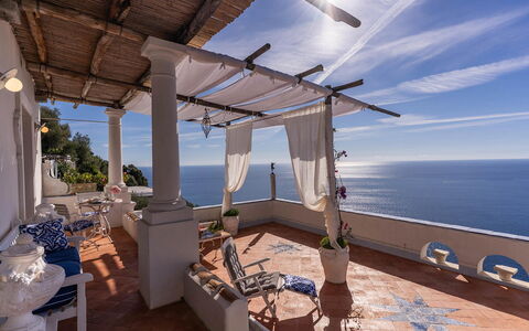 Villa Madonna di Costantinopoli: Blau, Meer, Küste, Küsten Und Ozeanische Forms, Ozean, Balkon, Resort, Strandresort, Ufer, Blumentopf