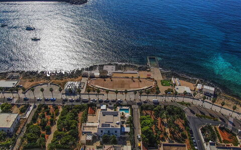 Casa Leuca: Wasser, Gewässer, Küste, Vogelperspektive, Küsten Und Ozeanische Forms, Luftaufnahmen, Meer, Wasserweg, Stadt, Landschaft