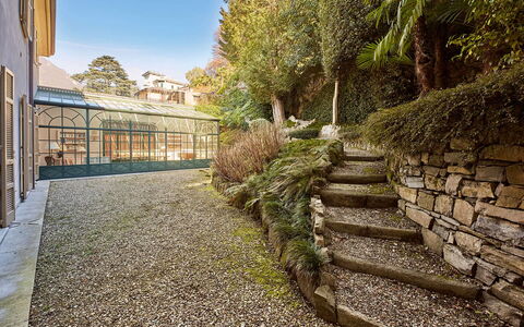 Villa Silva: Strauch, Die Architektur, Garten, Frühling, Landscaping, Estate, Walkway, Auffahrt, Schatten, Design