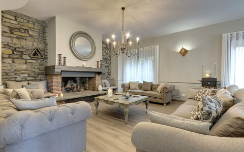 Villa Senio: Möbel, Interior Design, Couch, Flooring, Wohnzimmer, Holz, Zuhause, Fussboden, Decke, Zimmer