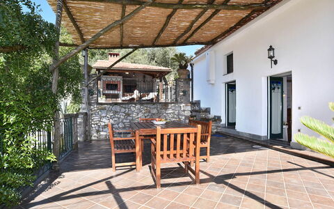Villa Birbante: Möbel, Stuhl, Gartenmöbel, Veranda, Küche & Esszimmer Tisch, Schatten, Flagstone, Tisch Im Freien, Outdoor Struktur, Terrasse