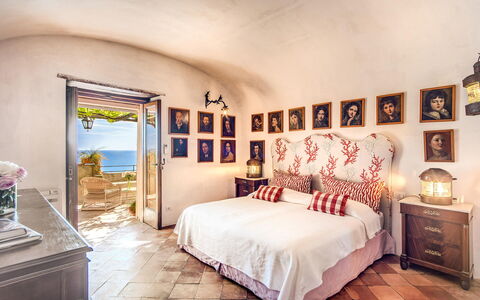 Villa San Giacomo: Möbel, Resort, Stuhl, Blumentopf, Hotel, Zimmerpflanze, Villa, Linens, Schlafzimmer, Wohnzimmer