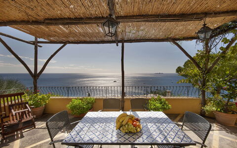 Little Mansour: Möbel, Gartenmöbel, Stuhl, Meer, Tabelle, Küsten Und Ozeanische Forms, Küste, Tisch Im Freien, Balkon, Blumentopf