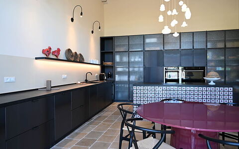 Masseria Loyola: Interior Design, Flooring, Küche, Möbel, Light Fixture, Beleuchtung, Fussboden, Cabinetry, Countertop, Decke