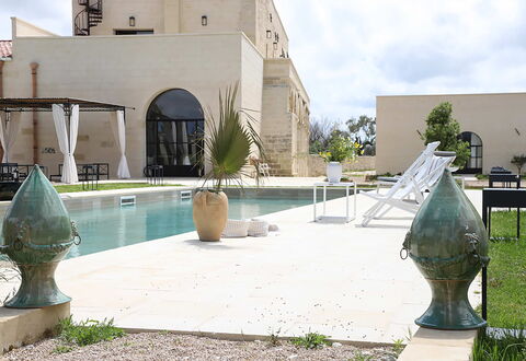 Masseria Loyola: Estate, Schwimmbad, Landscaping, Hazienda, Beton, Hof, Schatten, Villa, Villa, Water Feature