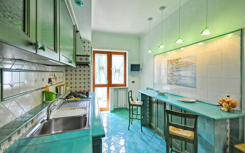Apartment Bright: Interior Design, Flooring, Küche, Decke, Fussboden, Zimmer, Countertop, Beleuchtung, Zuhause, Light Fixture