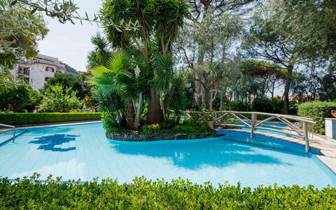 Apartment Snicher: Schwimmbad, Resort, Garten, Eco Hotel, Schatten, Landscaping, Hazienda, Garten, Hotel