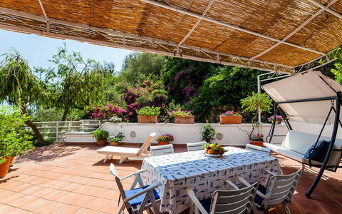 Casa Dorothea 1: Blumentopf, Möbel, Stuhl, Gartenmöbel, Zimmerpflanze, Garten, Tisch Im Freien, Schatten, Balkon, Terrasse