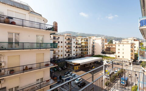 Casa Gina: Gebäude, Wohnung, Stadt, Stadtgebiet, Wohngebiet, \Stadt, Nachbarschaft, Balkon, Eigentumswohnung, Urban Design