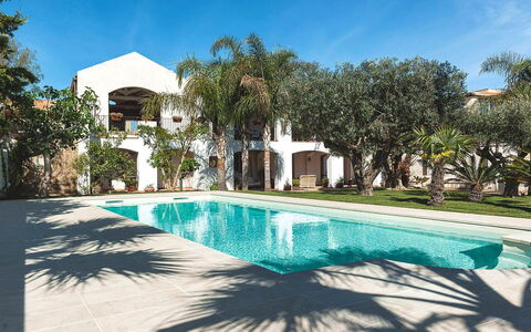 Casa Kita: Schwimmbad, Resort, Wohngebiet, Estate, Verbundwerkstoff, Hazienda, Schatten, Villa, Eco Hotel, Villa